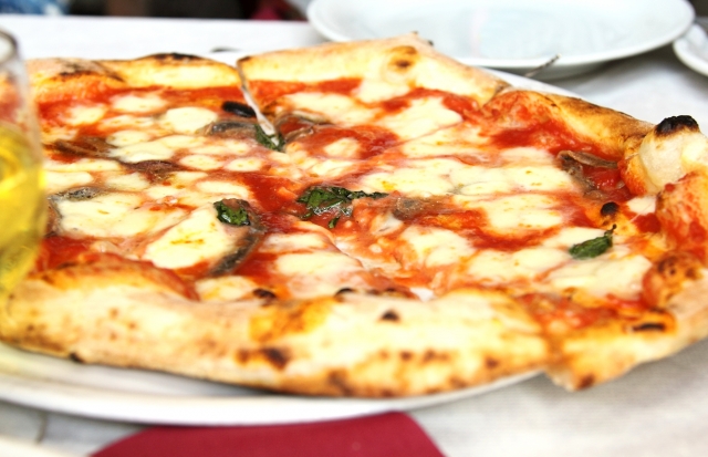 ナポリのピザ「マルゲリータ」